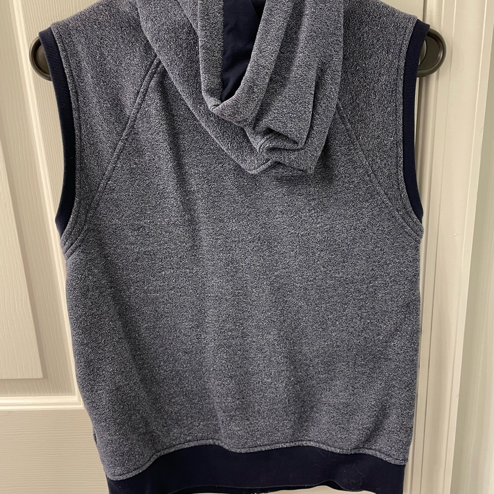 The GAP kids hooded sleeveless vest blue and red size 10 - Picture 4 of 5